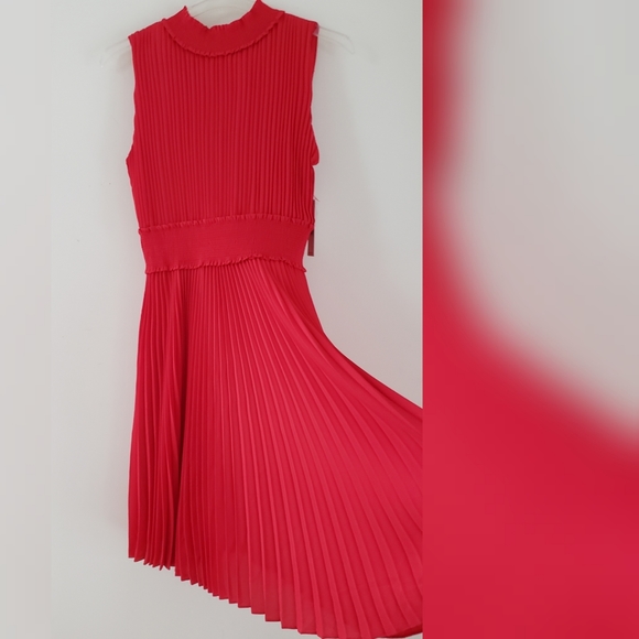 nanette NANETTE LEPORE Pleated Sleeveless Dress in Crimson Ruby - Picture 10 of 16